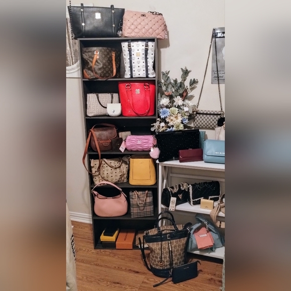 Like to be notified when I go live!! - Picture 5 of 16